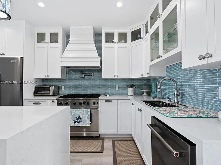 112 Avenue #1 — Photo 13