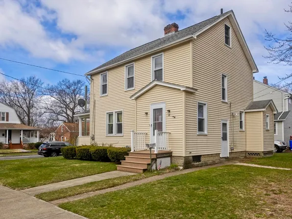 54 Athol St, Springfield, MA 01107