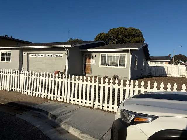 1600 Darwin St — Photo 1