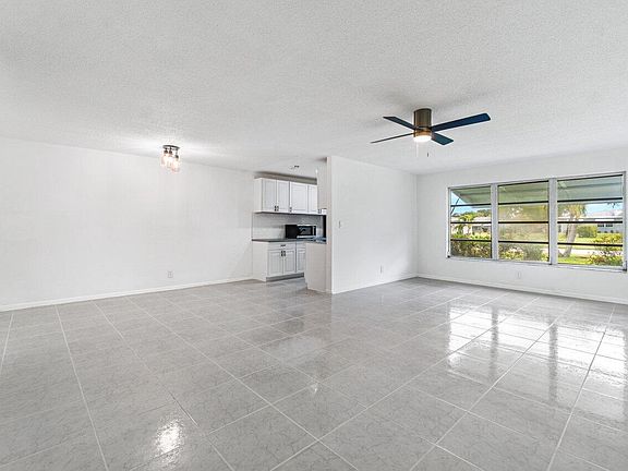 5th image of 720 South Drive #B