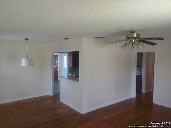 5th image of 3003 Hillcrest Dr
