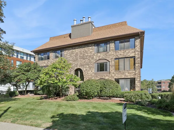 3667 Grand Ave APT 9, Des Moines, IA 50312