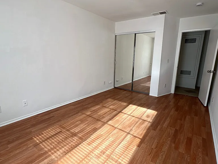 2121 Beechwood St — Photo 19