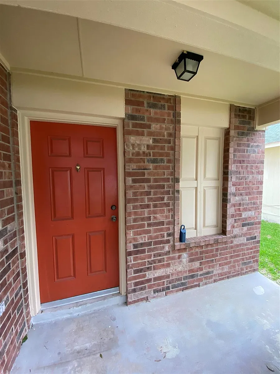 Building Photo - 12840 Saint Mary Dr