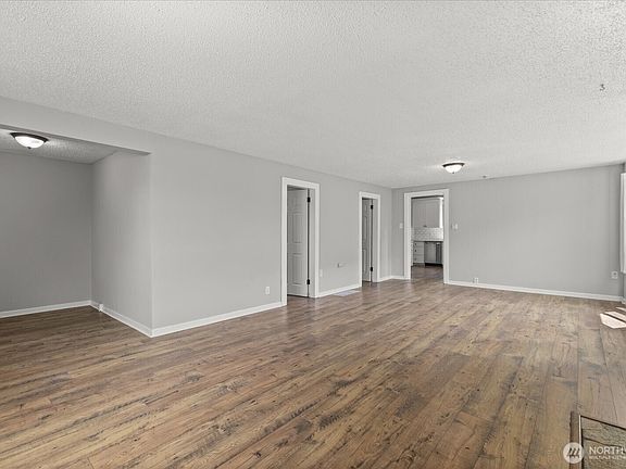 5th image of 5319 S Oakes Street