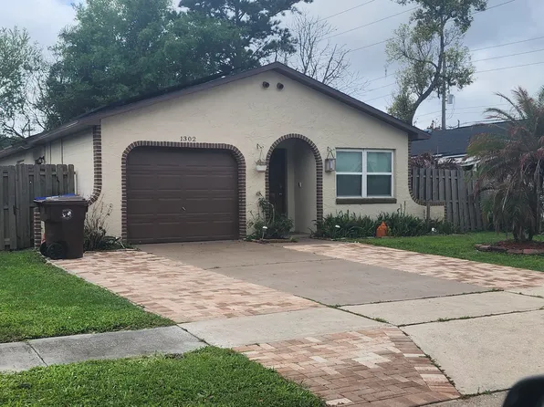 1302 Mill Creek Pl, Kissimmee, FL 34744