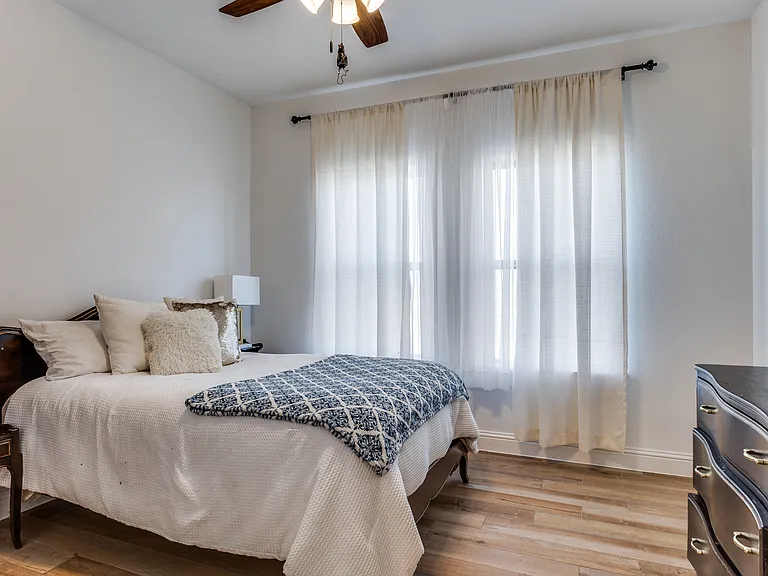 250 Alondrita St — Photo 16