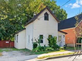 8 Tasker St, Saint Catharines, ON L2R3Z8