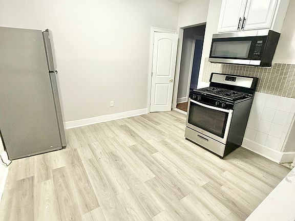 4th image of 5304 Palisade Ave #202