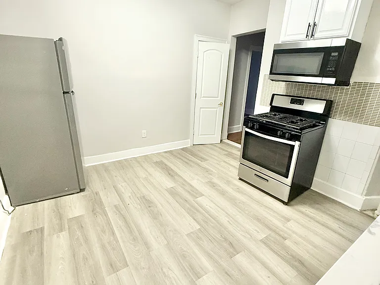 5304 Palisade Ave #202 — Photo 4