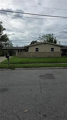 3 bed, 1.5 bath, 1500 sqft, $1,425 — Photo 2