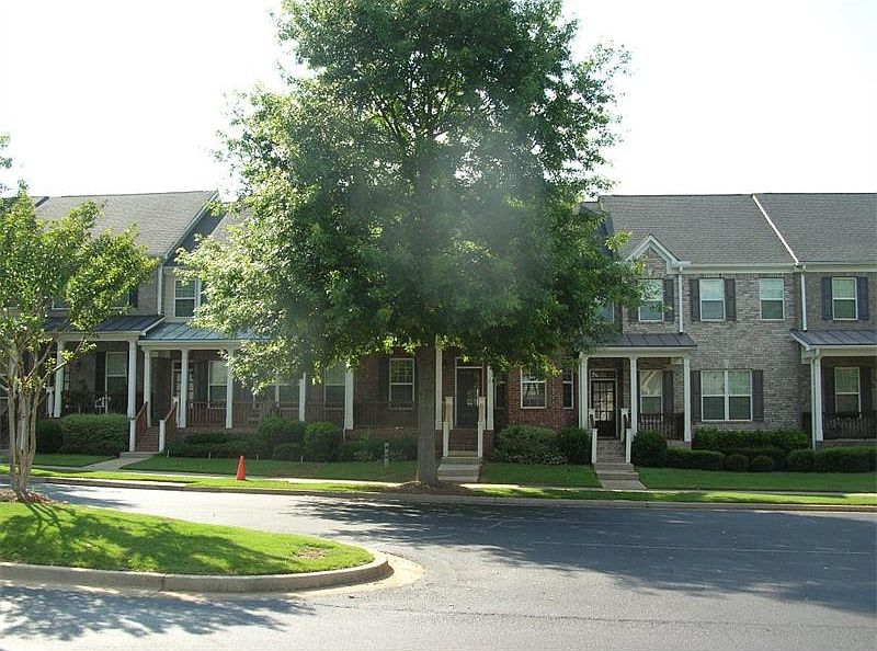 1st image of 135 River Park Xing