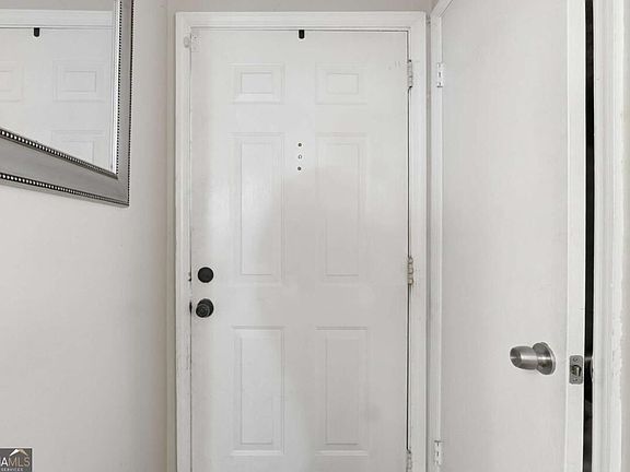 2nd image of 1624 Raleigh Cir SE #1624