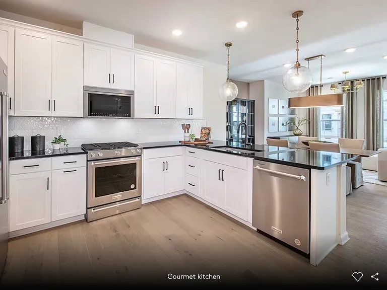 601 Parker Blvd — Photo 4