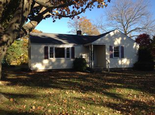 32 Cedar Island Ave, Clinton, CT 06413