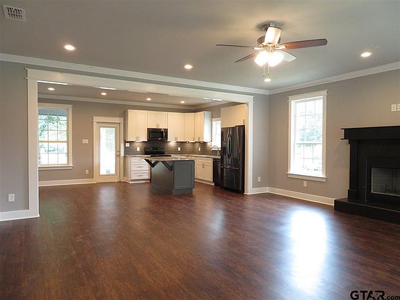 4th image of 21730 Lakewood