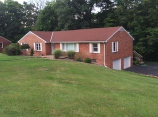 2966 Melvin Dr, New Castle, PA