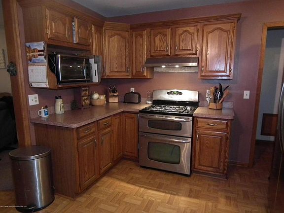 5th image of 806 Eugenia Dr