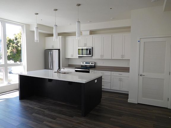 3rd image of 3778 Park Blvd #1