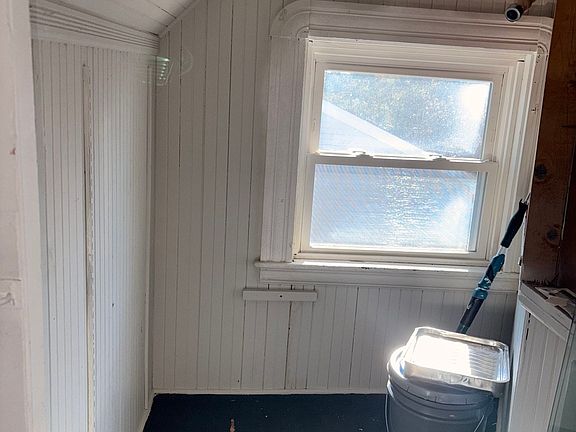 3rd image of 24 Potter St APT 3