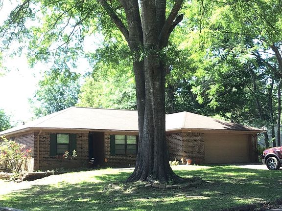 3rd image of 407 Crestwood Dr