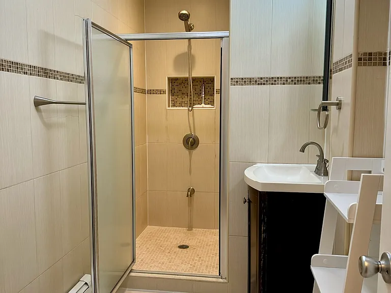 1st Floor bath