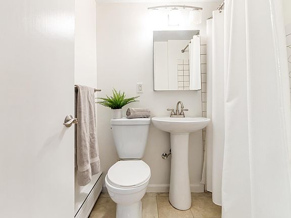 4th image of 2201 NW 62nd St #6113