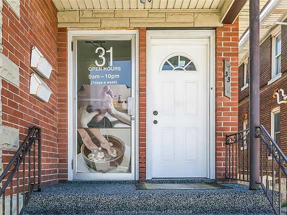 3rd image of 33 Giles Blvd E #31