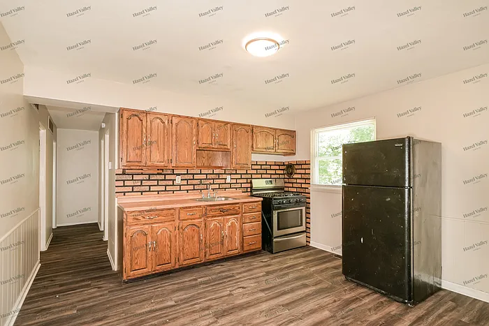 1417 Moran Dr — Photo 6