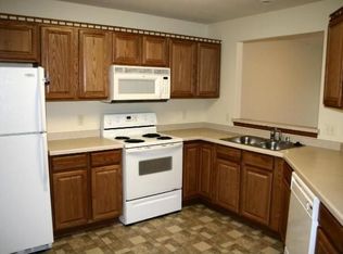 923 Prestwick, Waterford, WI 53185
