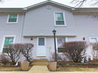 229 Raintree Ct, Aurora, IL 60504