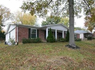 271 Baxter Rd, Ballwin, MO 63011