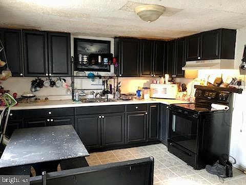 4th image of 712 Market St