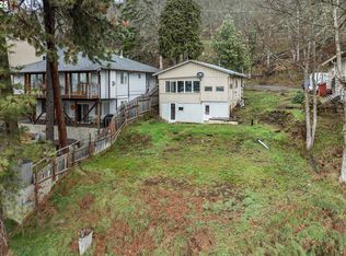 105 Lois Ln, Bingen, WA 98605