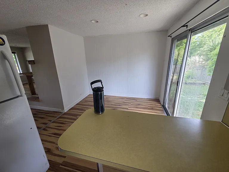 3935 Oak St — Photo 5