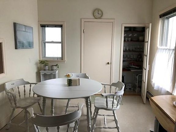 3rd image of 148 Crest Ave APT 3