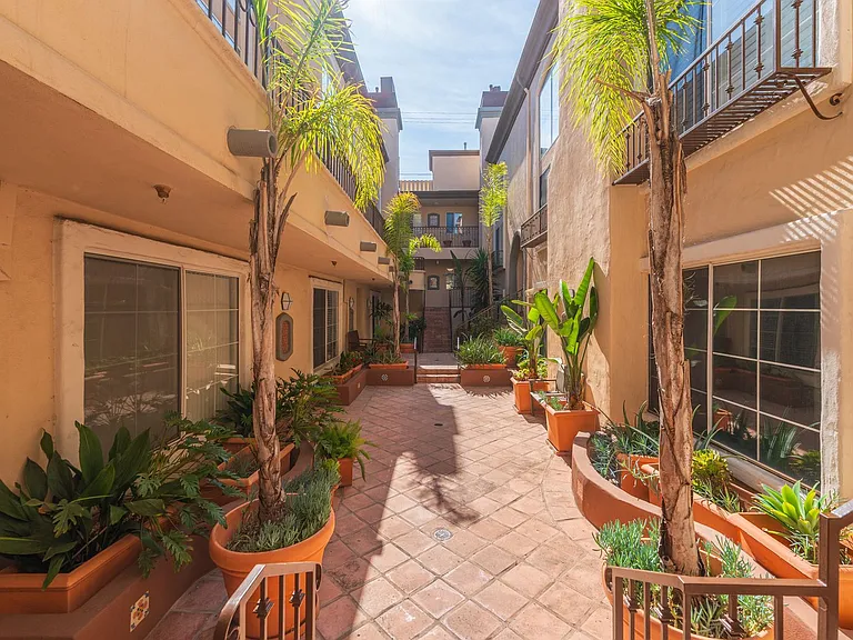 7100 La Tijera Blvd #D101 — Photo 7