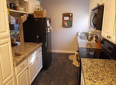 3rd image of 1410 N Kaniuk Ct
