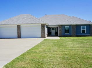 9884 Mars Hill Rd, Bauxite, AR 72011