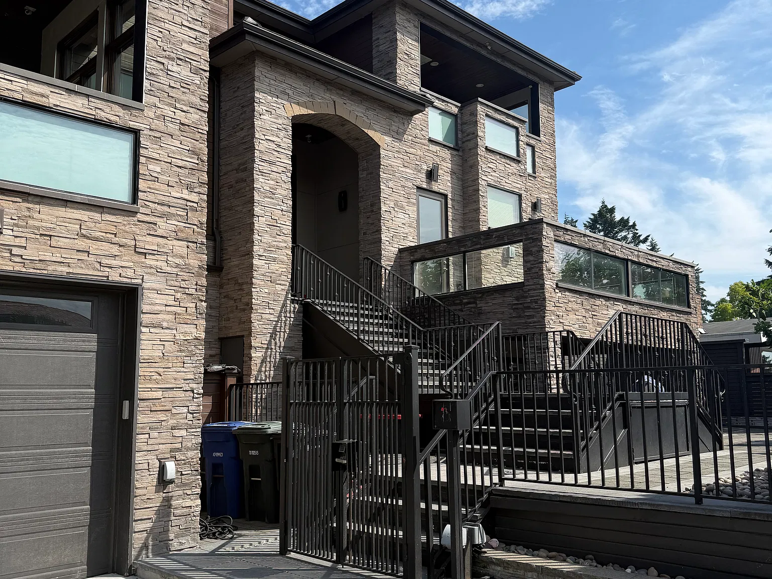 6 bed, 6.5 bath, 4350 sqft, $11,850 — Photo 3