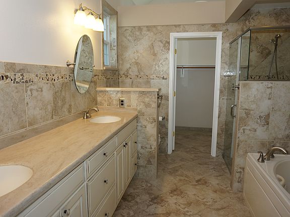 3rd image of 452 Wilmington Cir