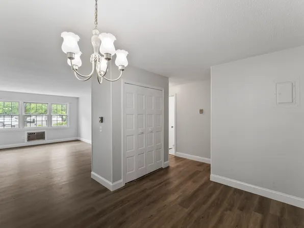 34 Padanaram Rd #127, Danbury, CT 06811