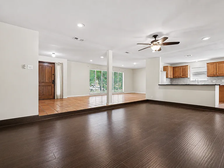 8615 Skyline Dr — Photo 8