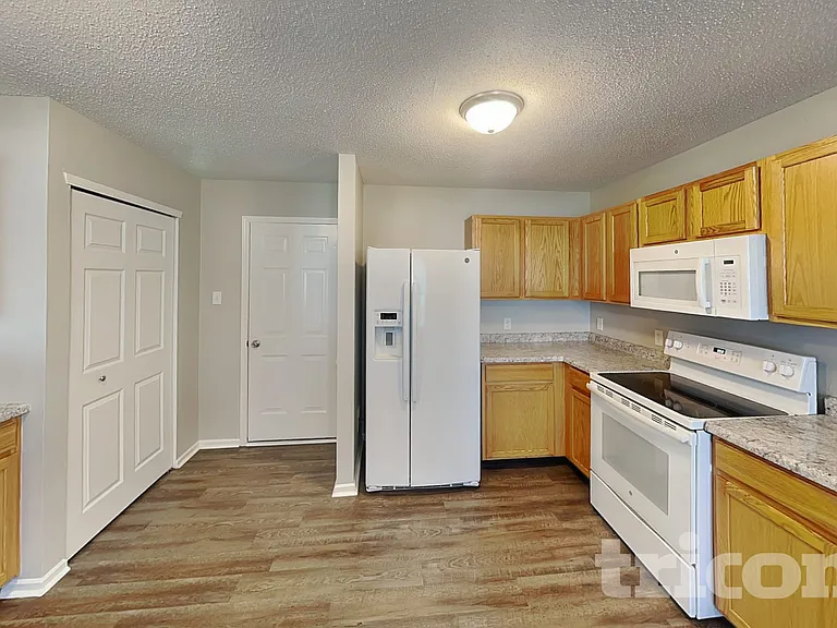 3222 Black Forest Ln — Photo 4