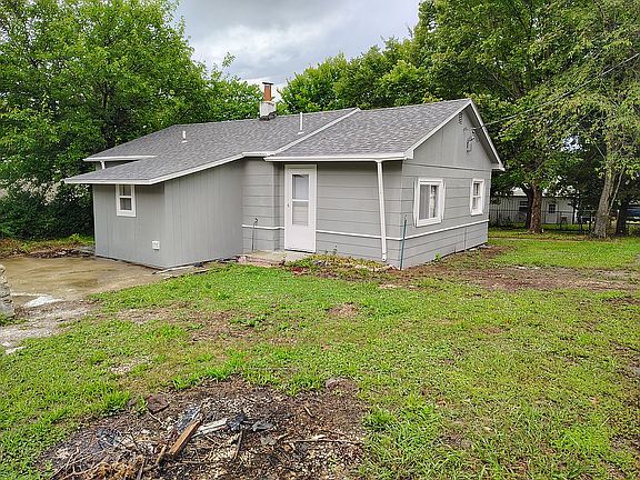 4th image of 245 Old Springfield Rd
