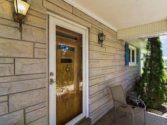 2nd image of 2426 Segal Rd