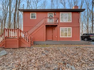 3220 Woodchip Ln, East Stroudsburg, PA