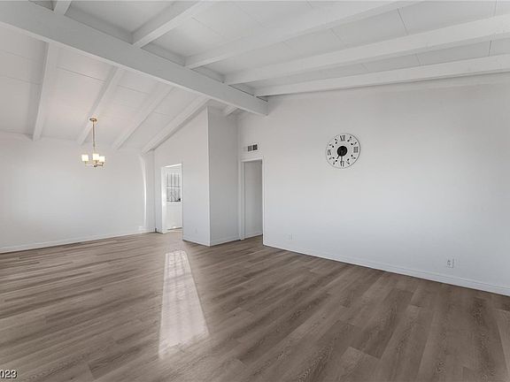5th image of 2020 Bonita Ave