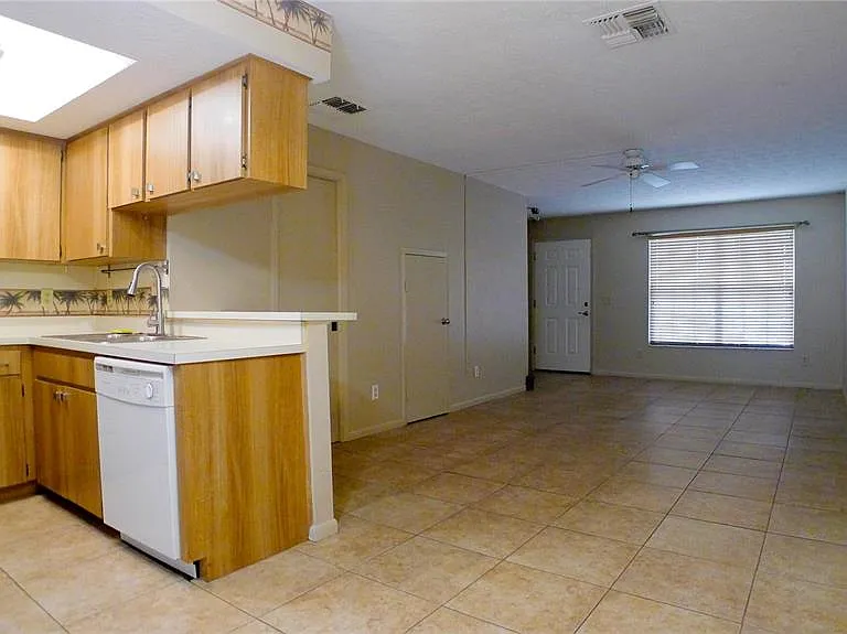 608 Lynchburg Dr — Photo 11