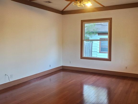 2nd image of 1014 N Grand Ave